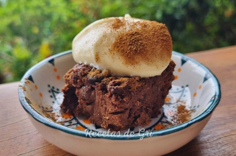 Brownie de Camote con Crema Vegana