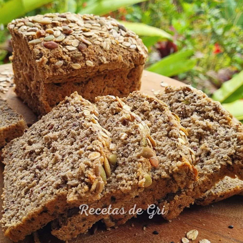 Delicioso pan de avena y semillas